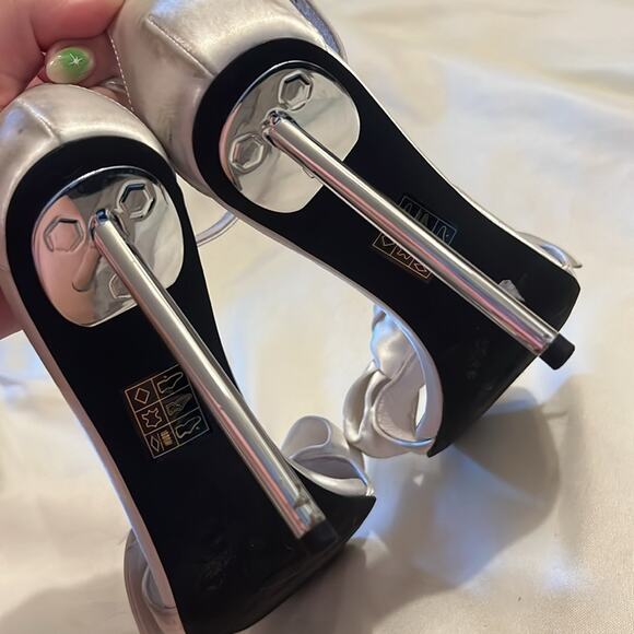 Jeffrey Campbell Queening Sandal In White size 7 - Picture 8 of 10